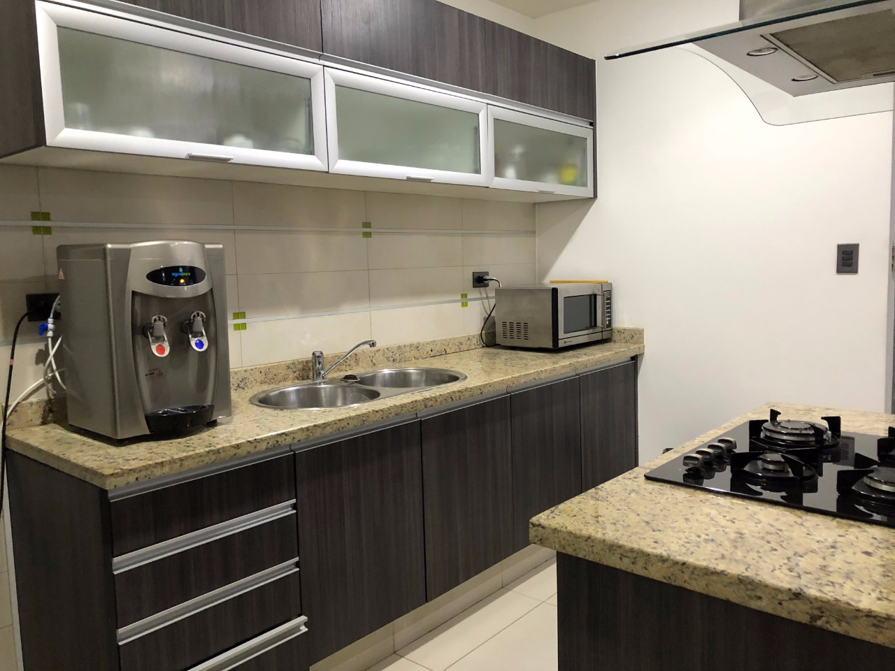 Departamento en Entre 3er y 4to anillo Oeste en Santa Cruz de la Sierra 3 dormitorios 2 baños 1 parqueos Foto 2