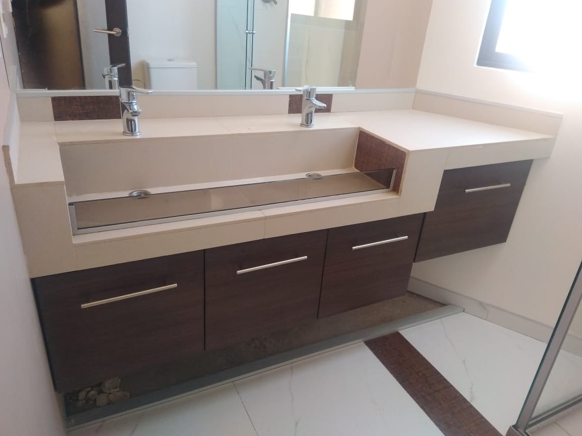 Casa en Achumani en La Paz 3 dormitorios 4 baños 3 parqueos Foto 2