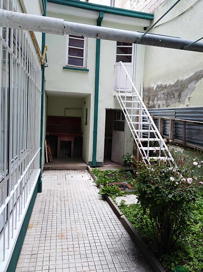 Edificio en Miraflores en La Paz 20 dormitorios 7 baños 2 parqueos Foto 3