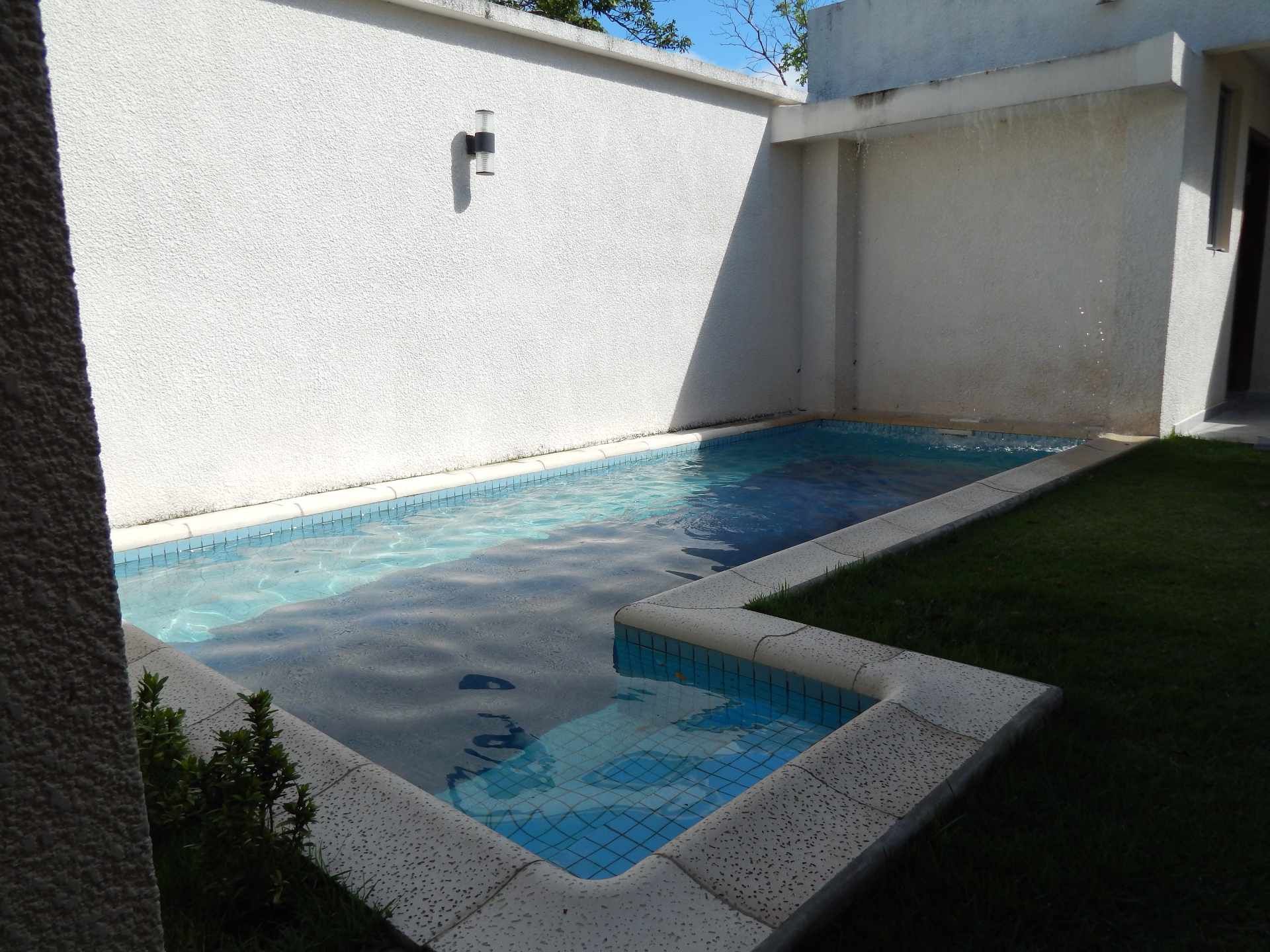 Casa en AlquilerCasa con piscina propia  en alquiler en el Urubo  Foto 3