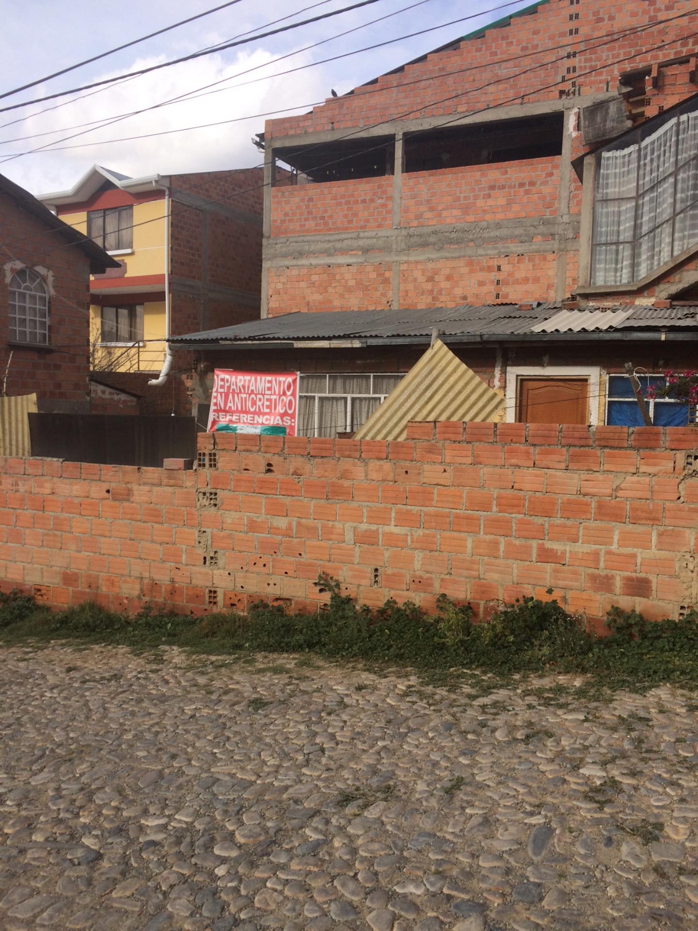 Casa en Chasquipampa en La Paz 5 dormitorios 5 baños 2 parqueos Foto 2