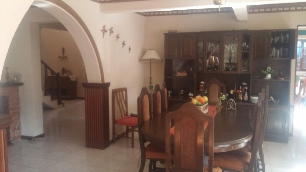 Casa en Mayorazgo en Cochabamba 6 dormitorios 4 baños 8 parqueos Foto 4