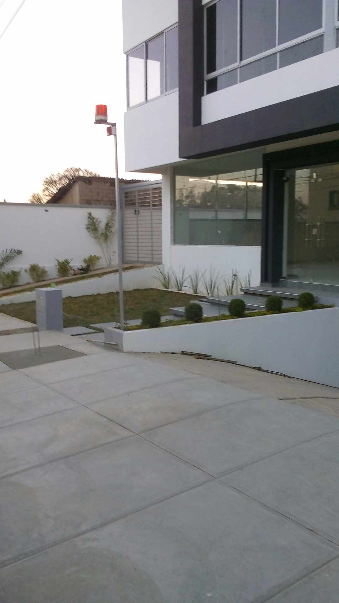 Departamento en VentaZona norte condebamba, entre la Av. Simon Lopez y calle Inca Roca, a media cuadra del mercadito 10 de febrero y a una cuadra de los bancos Union, Mercantil Santa y Cruz y otros, asi mismo a una cuadra de ferreterias y snaks. 2 dormitorios 1 baños 1 parqueos Foto 9