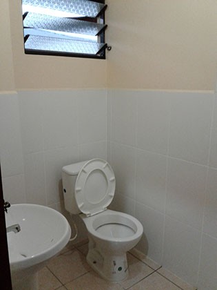 Habitación en AlquilerHabitación pequeña con baño privado cerca Hipermaxi Santos Dumont Bs. 800    Foto 3