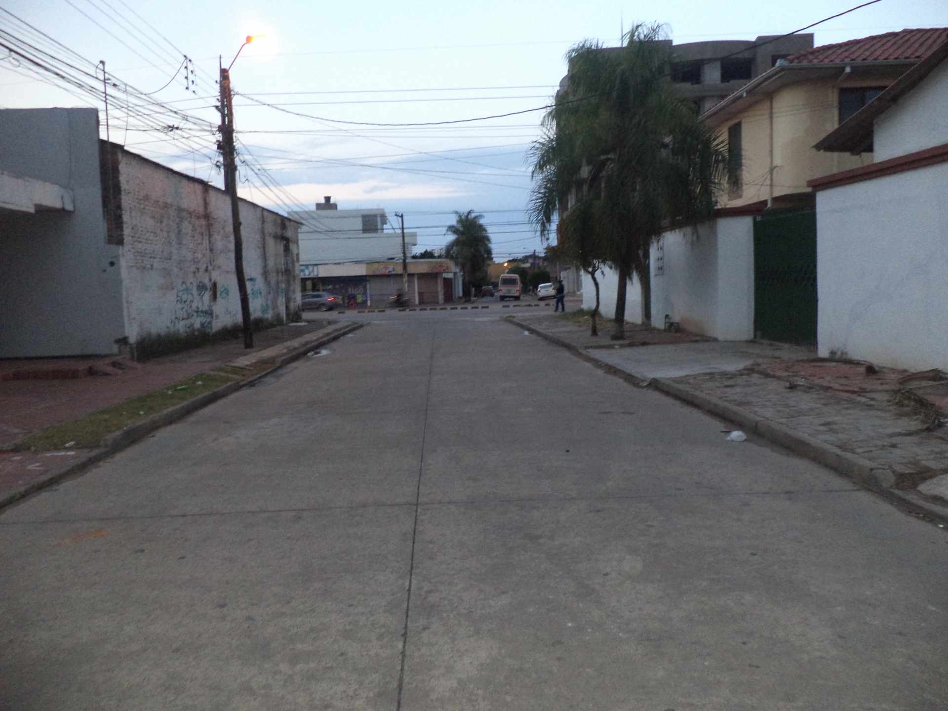 Casa Barrio 4 de Noviembre, Av. Noel Kempff Mercado, Calle 4 perotó Foto 2