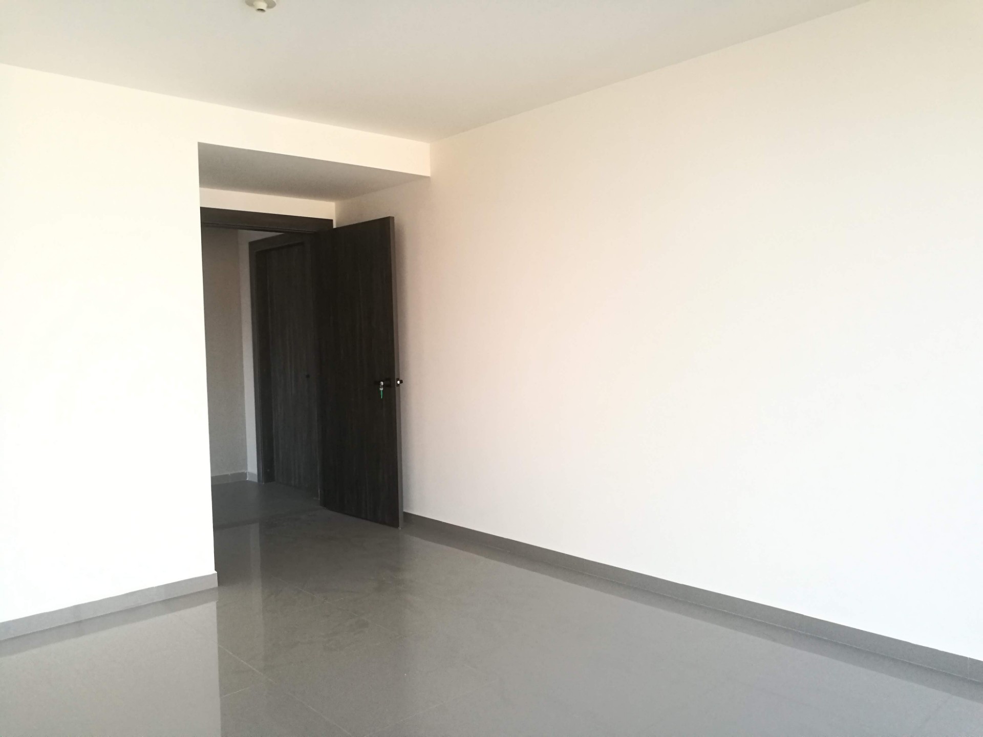 Oficina en AlquilerAv. Beni, entre 1er y 2do anillo, N°147, Edificio Oficentro 1 dormitorios 1 baños 1 parqueos Foto 7