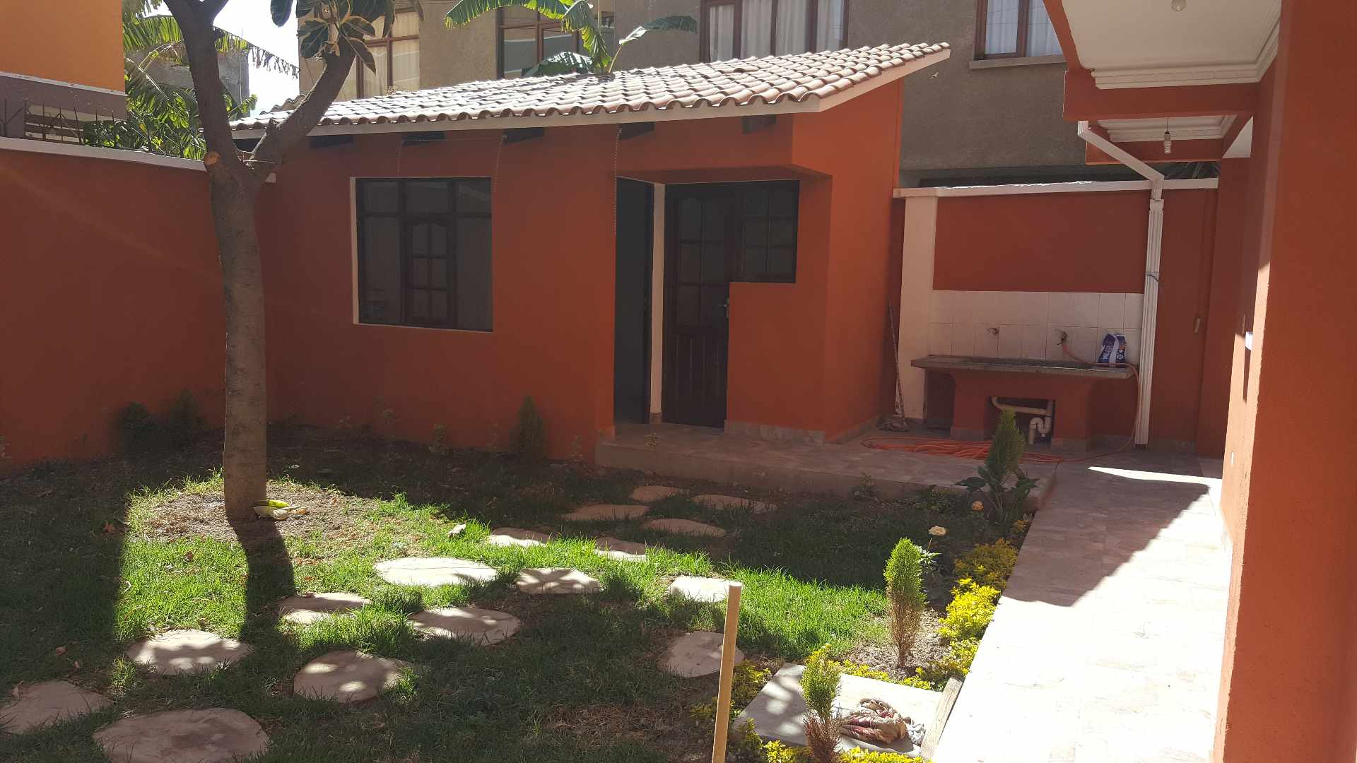 Casa en Hipódromo en Cochabamba 4 dormitorios 4 baños 1 parqueos Foto 4