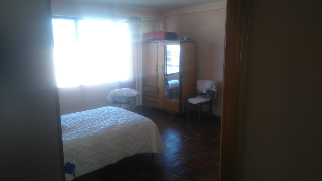 Departamento en Oruro en Oruro 4 dormitorios 2 baños  Foto 4
