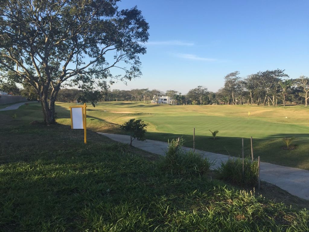 Terreno  Hermoso terreno 975m2 en el Urubo Golf frente hoyo 3 Foto 13