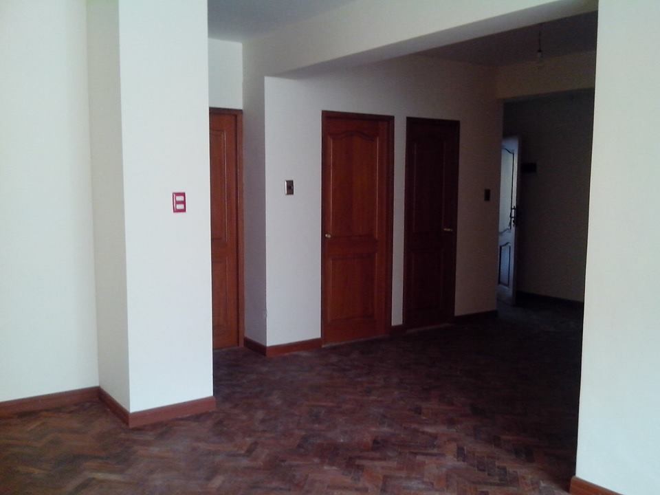 Departamento en San Pedro en La Paz 3 dormitorios 3 baños  Foto 9