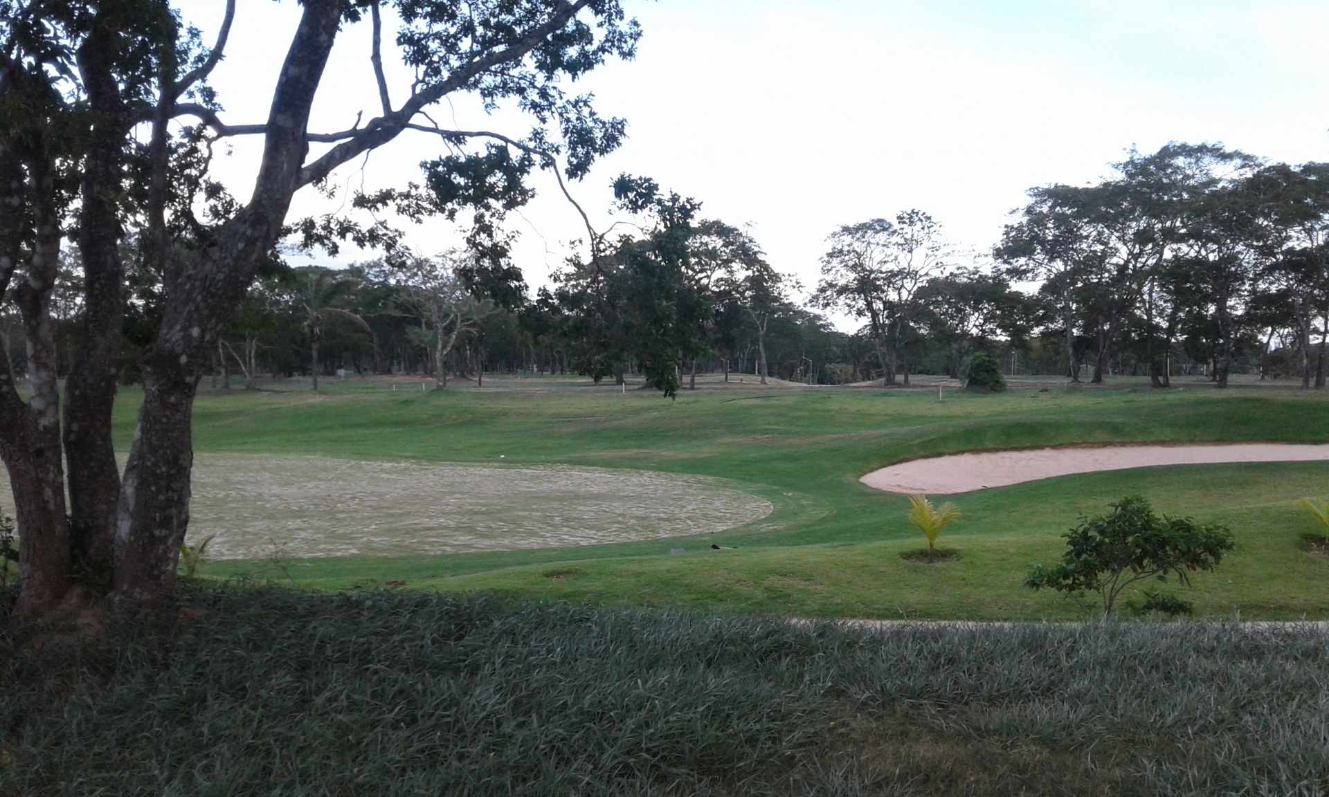 Terreno  Hermoso terreno 975m2 en el Urubo Golf frente hoyo 3 Foto 11