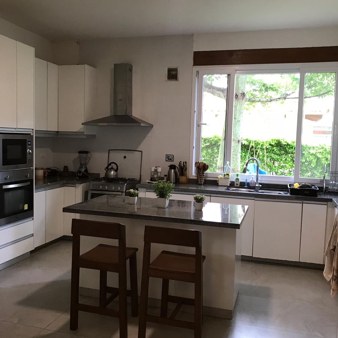 Casa en AlquilerAvda Pirai y 5to anillo 4 dormitorios 6 baños 3 parqueos Foto 21