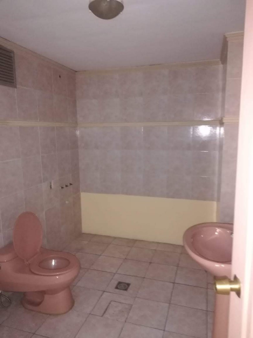 Oficina en Sopocachi en La Paz 5 dormitorios 2 baños 1 parqueos Foto 12
