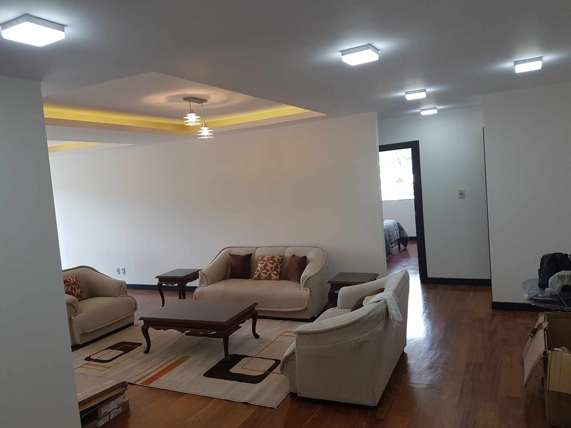 Departamento en AlquilerAv.ballivian ezquina calle #23
av.ballivian esquina calle 23 calacoto Foto 6