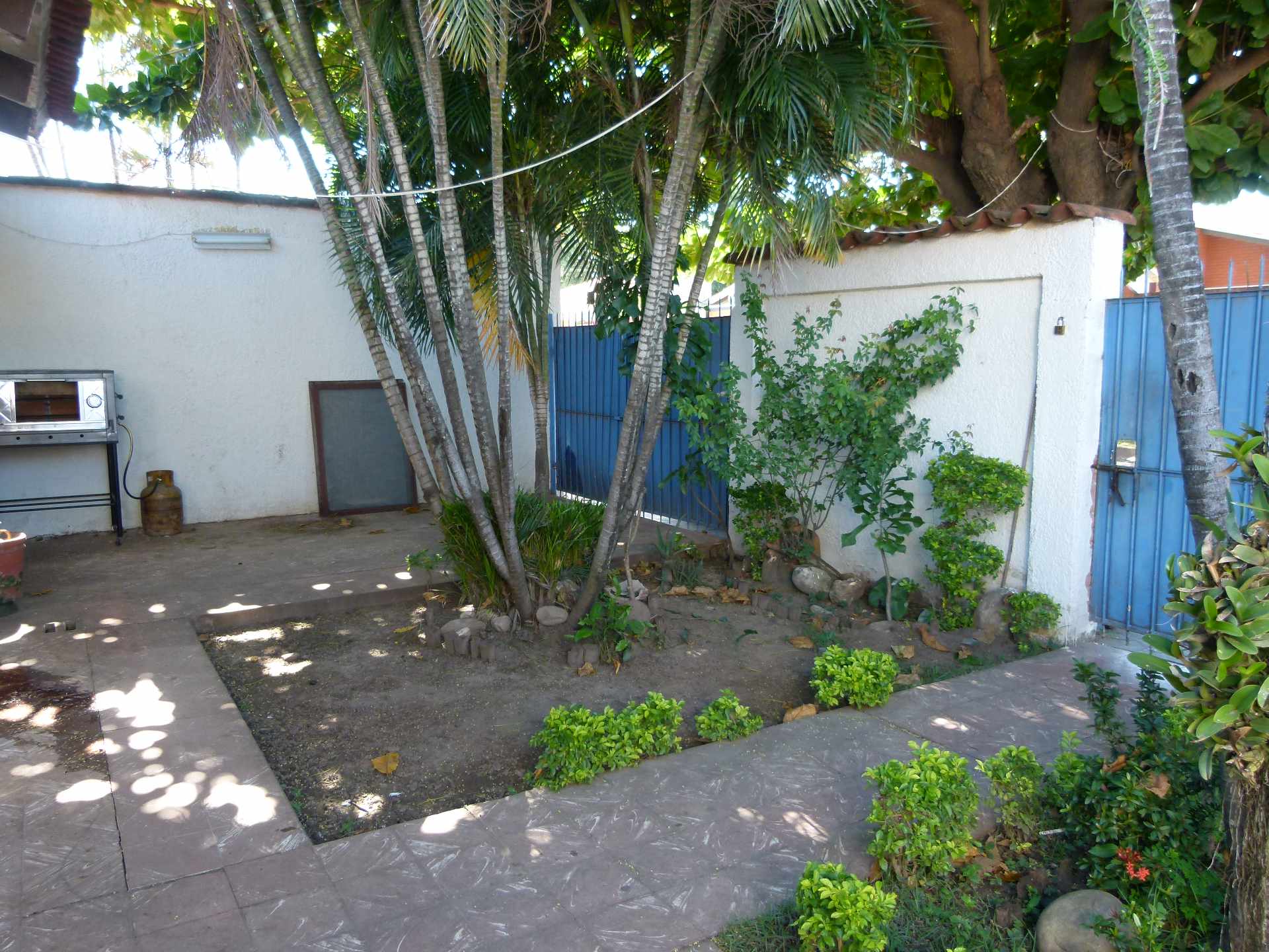 Casa en Entre 4to y 5to anillo Norte en Santa Cruz de la Sierra 3 dormitorios 1 baños 2 parqueos Foto 6