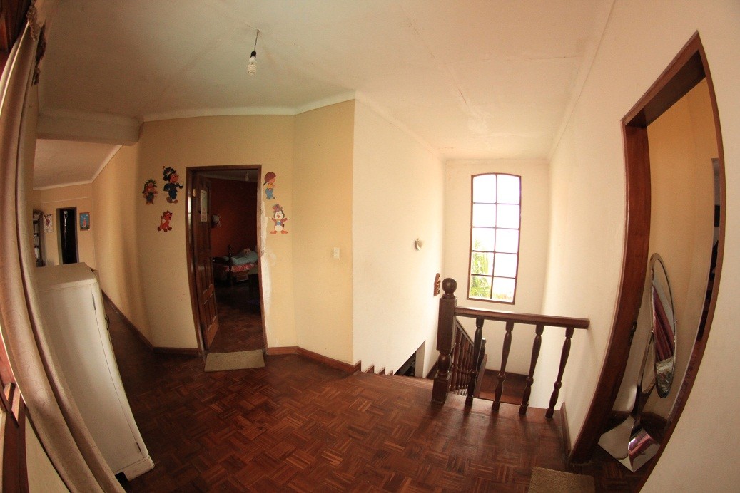 Casa en Barrio Urbari en Santa Cruz de la Sierra 4 dormitorios 4 baños 4 parqueos Foto 16