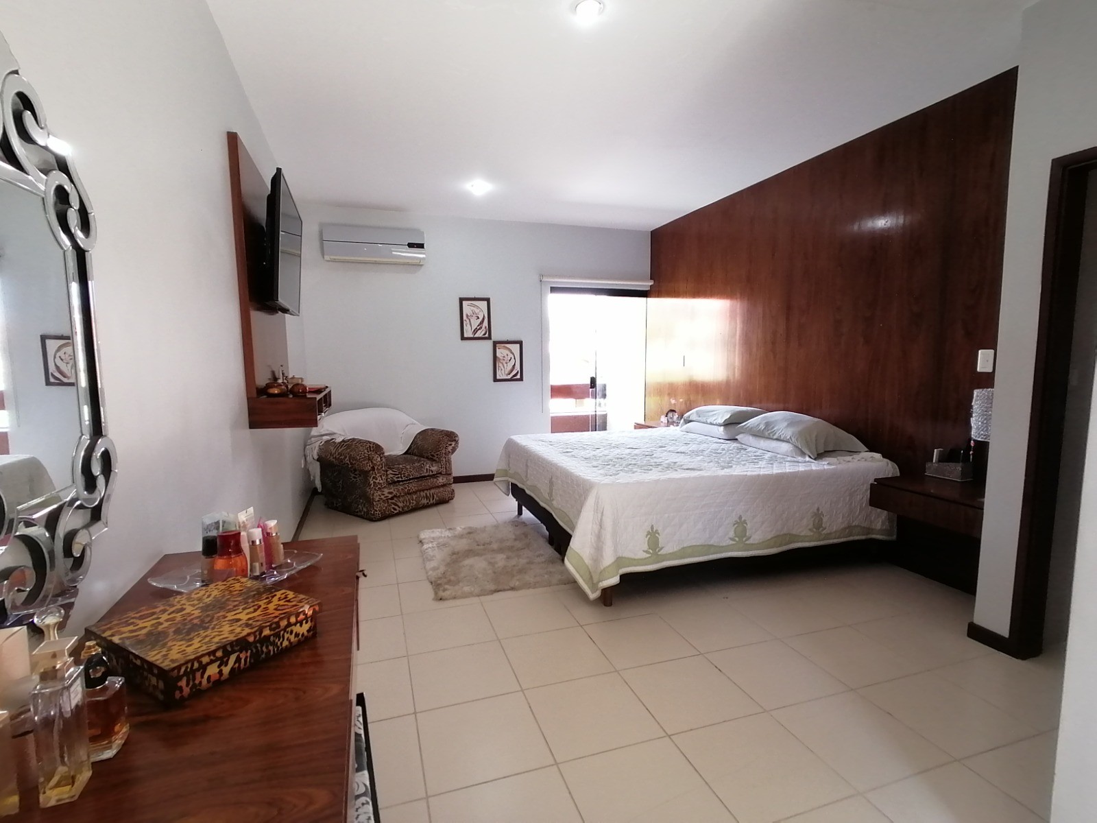 Casa en Entre 6to y 7mo anillo Norte en Santa Cruz de la Sierra 4 dormitorios 4 baños 2 parqueos Foto 6