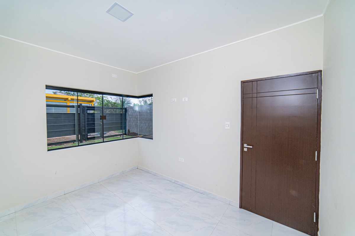 Casa en Doble vía La Guardia en Santa Cruz de la Sierra 3 dormitorios 2 baños 2 parqueos Foto 14