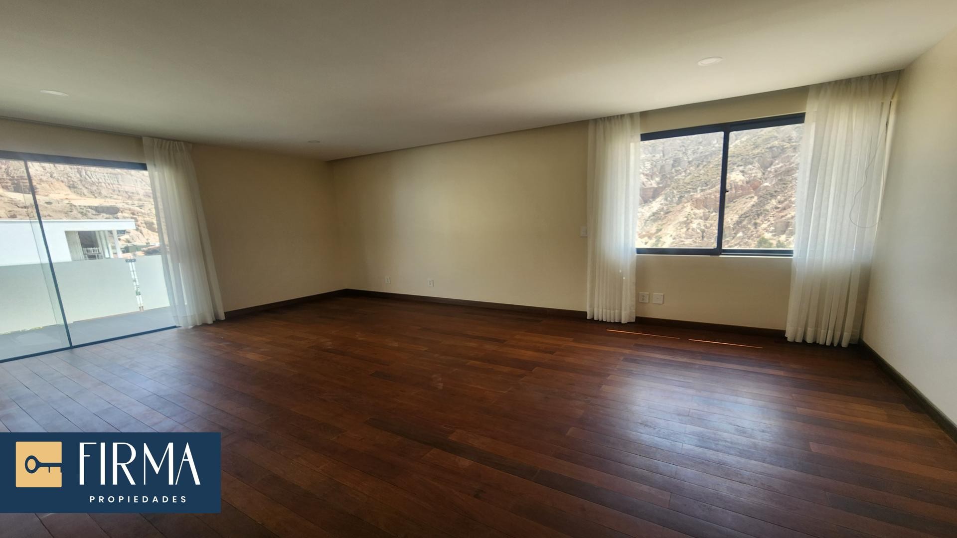 Casa en VentaCASA EN VENTA A ESTRENAR EN SEQUOIA 3 dormitorios 5 baños 6 parqueos Foto 7