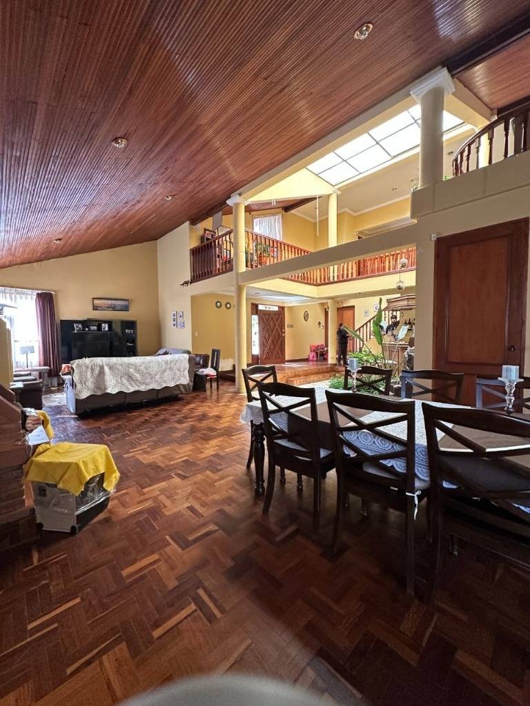 Casa en VentaACHUMANI, CALLE 35 4 dormitorios 5 baños 3 parqueos Foto 14