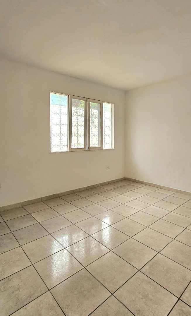 Casa en AlquilerURBANIZACIÓN EL MUNDO 
Av  Virgen de Cotoca 6to anillo 

Linda CASA EN ALQUILER 
Bs. 3.300. 
3 DORMITORIOS 

 3 dormitorios 2 baños 3 parqueos Foto 11