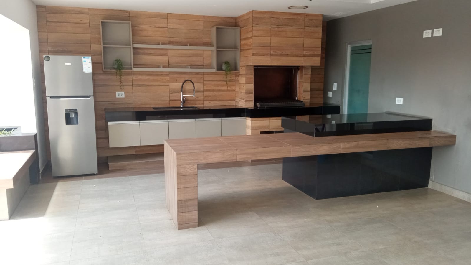 Departamento en Entre 1er y 2do anillo Sur en Santa Cruz de la Sierra 2 dormitorios 2 baños 1 parqueos Foto 5