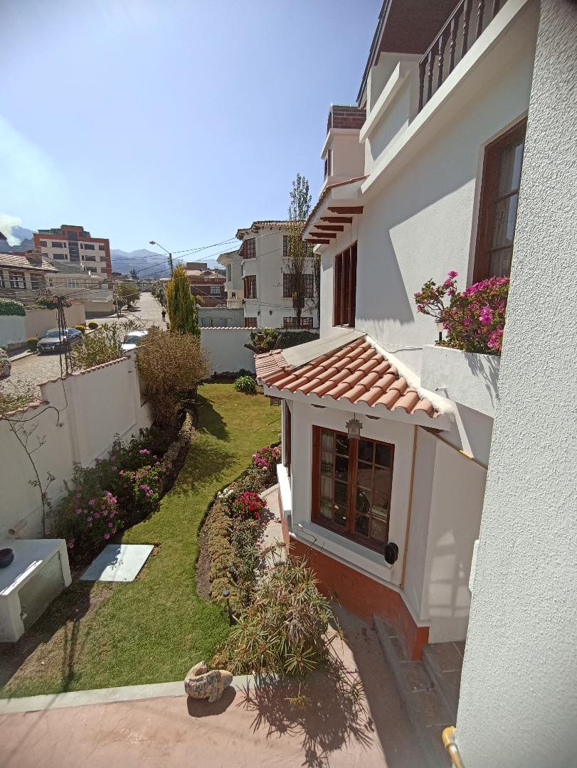 Casa en AlquilerACHUMANI  4 dormitorios 7 baños 2 parqueos Foto 7