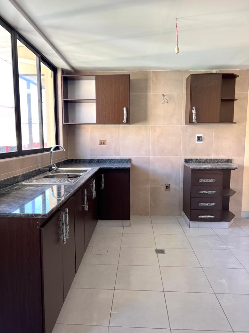 Departamento en Los Pinos en La Paz 3 dormitorios 3 baños 1 parqueos Foto 14