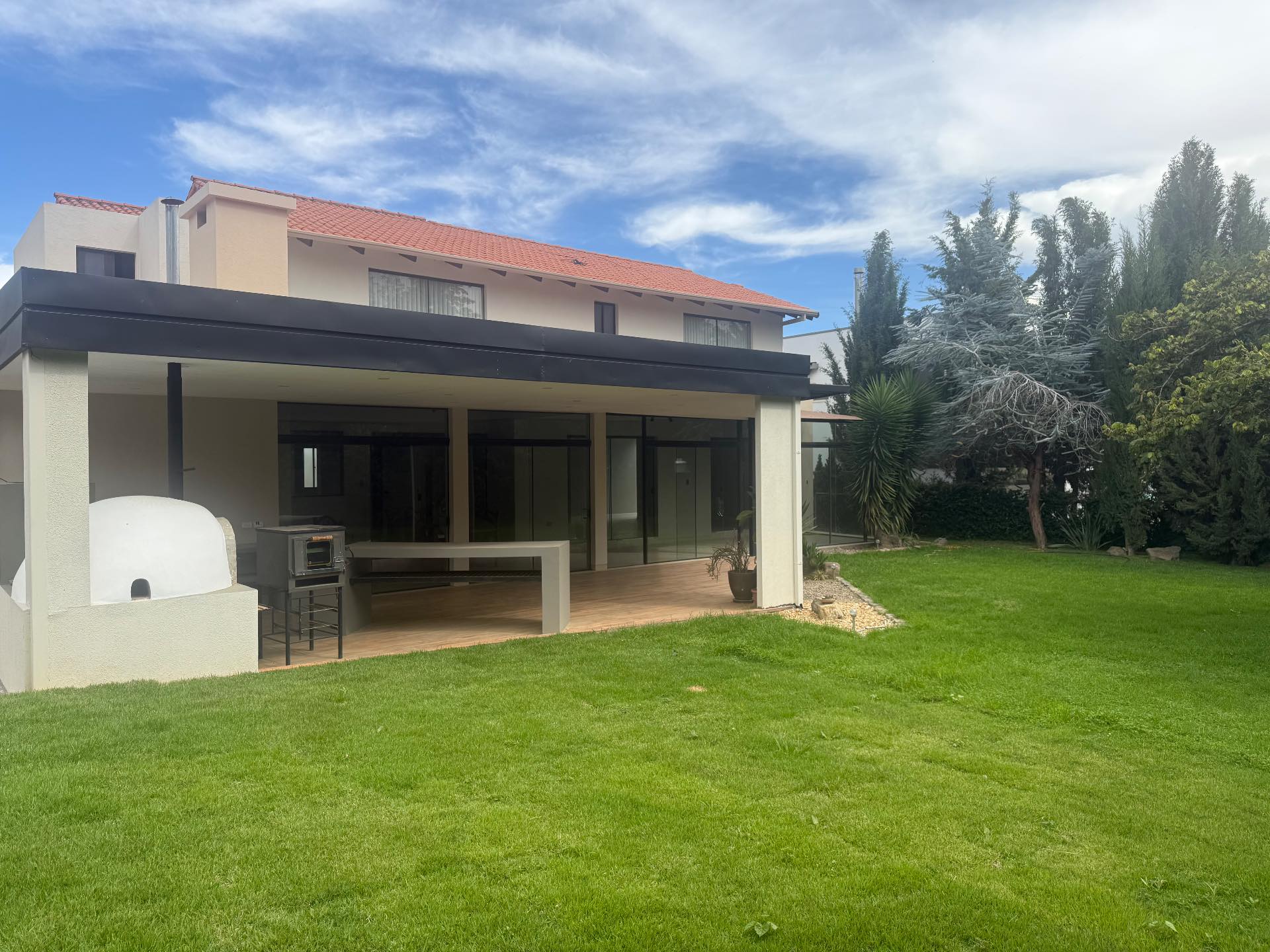 Casa en AlquilerUrbanización bosque norte  4 dormitorios 4 baños 3 parqueos Foto 3