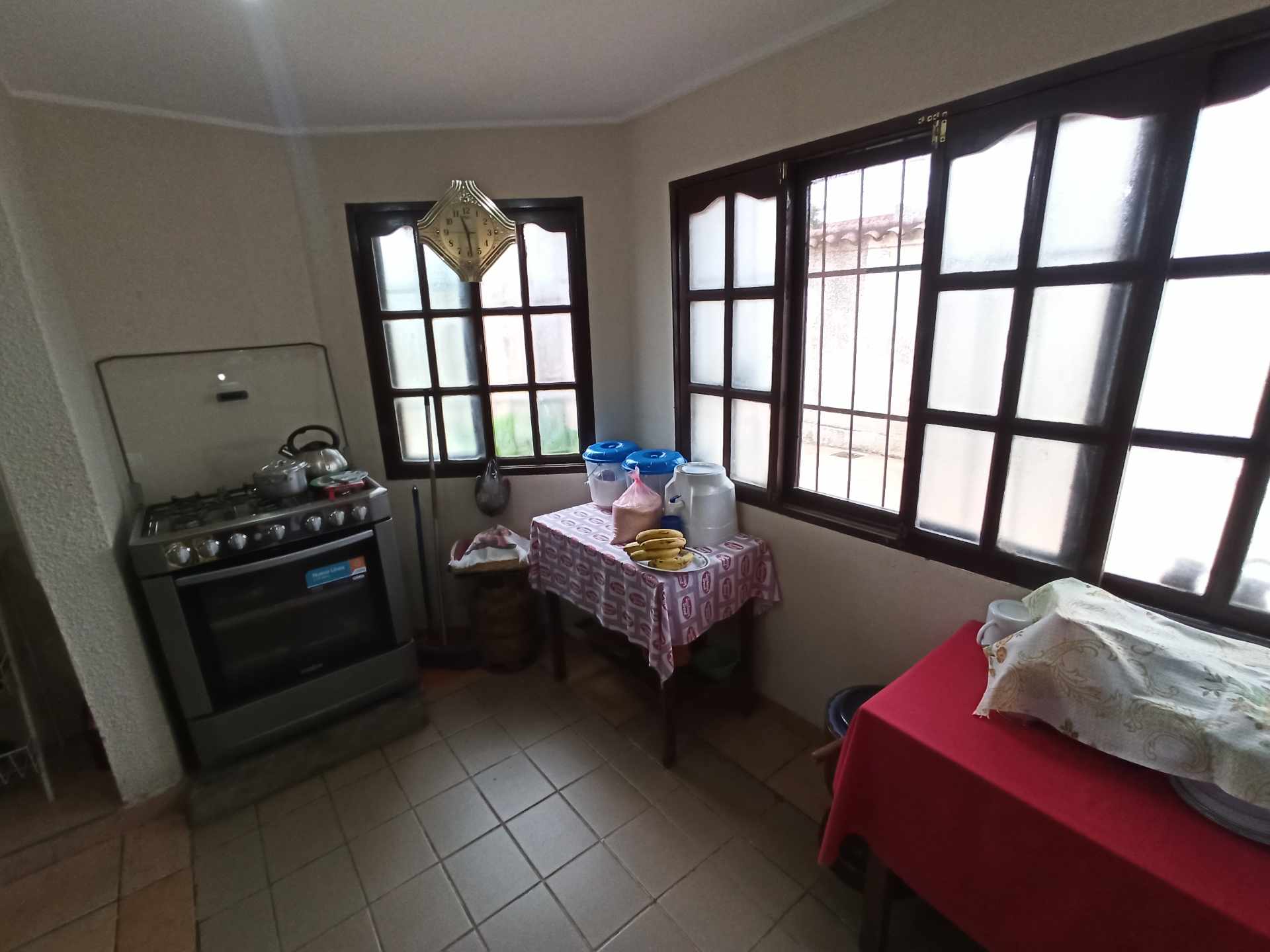 Casa en VentaAV MOSCU, ENTRE 7MO Y 8VO ANILLO, ZONA MERCADO LAS AMERICAS. Calle Nogal, cerca del Hospital Frances Foto 5