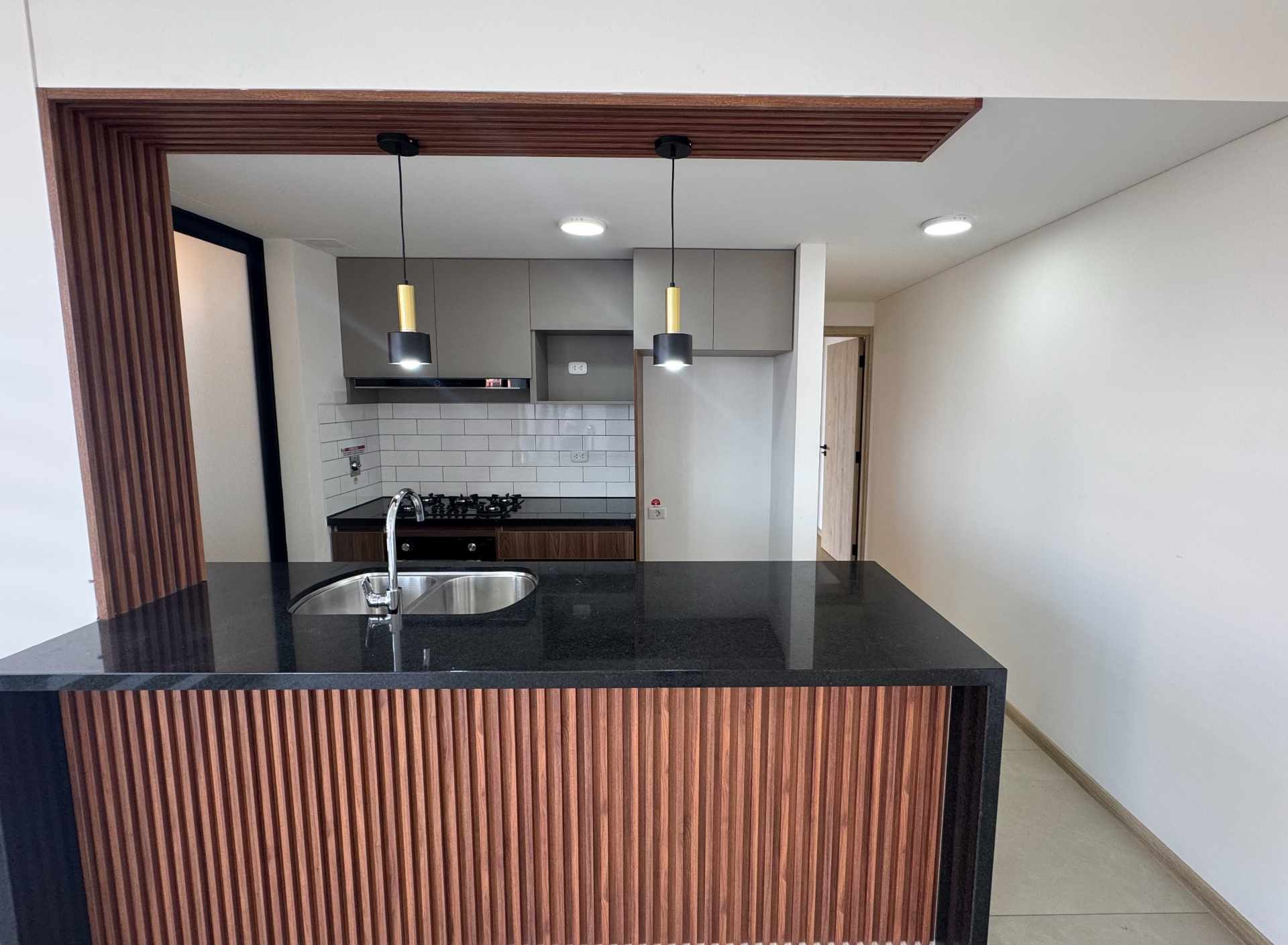 Departamento en AlquilerDpto de 2 dormitorios con parqueo Foto 4