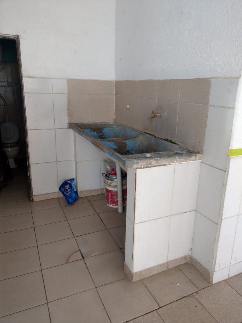 Casa en VentaBarrio Nueva Esperanza
Entre Av. 2 de agosto y Cambodromo  8 dormitorios 3 baños 2 parqueos Foto 14