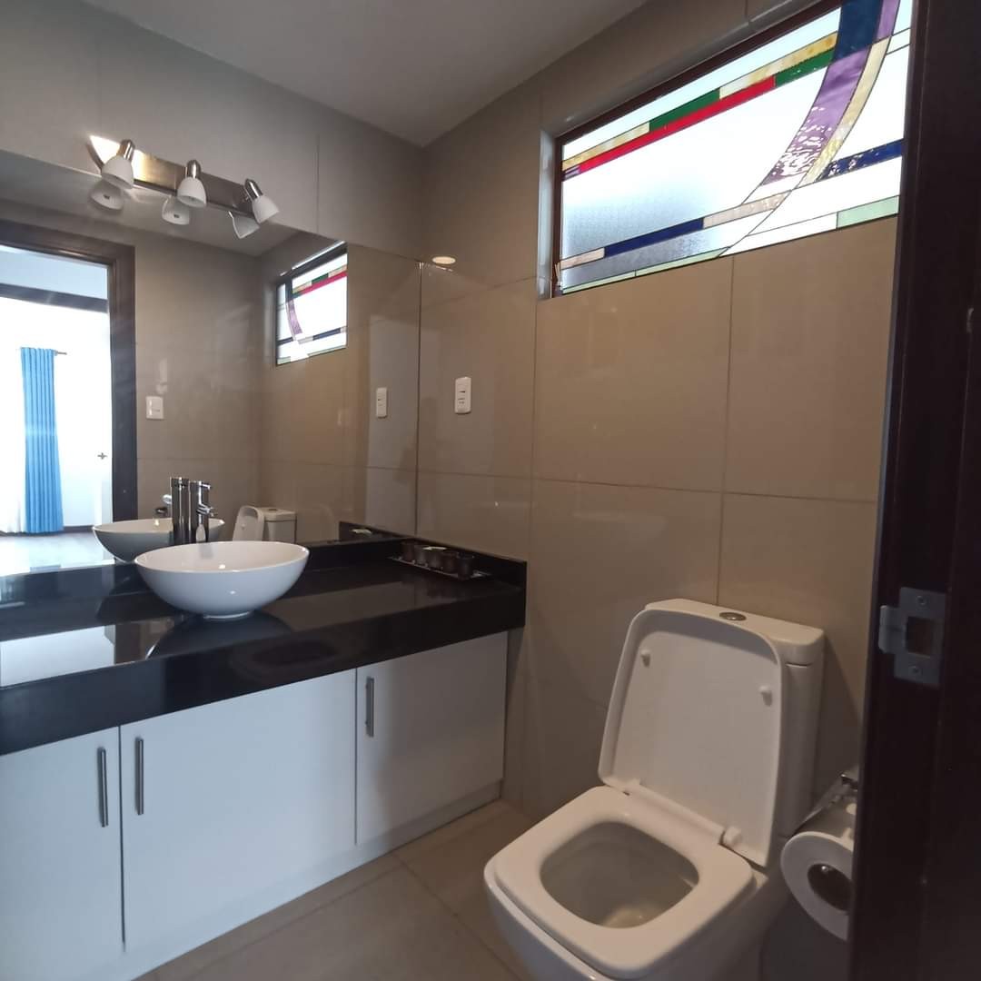 Departamento en Calacoto en La Paz 2 dormitorios 3 baños 1 parqueos Foto 13