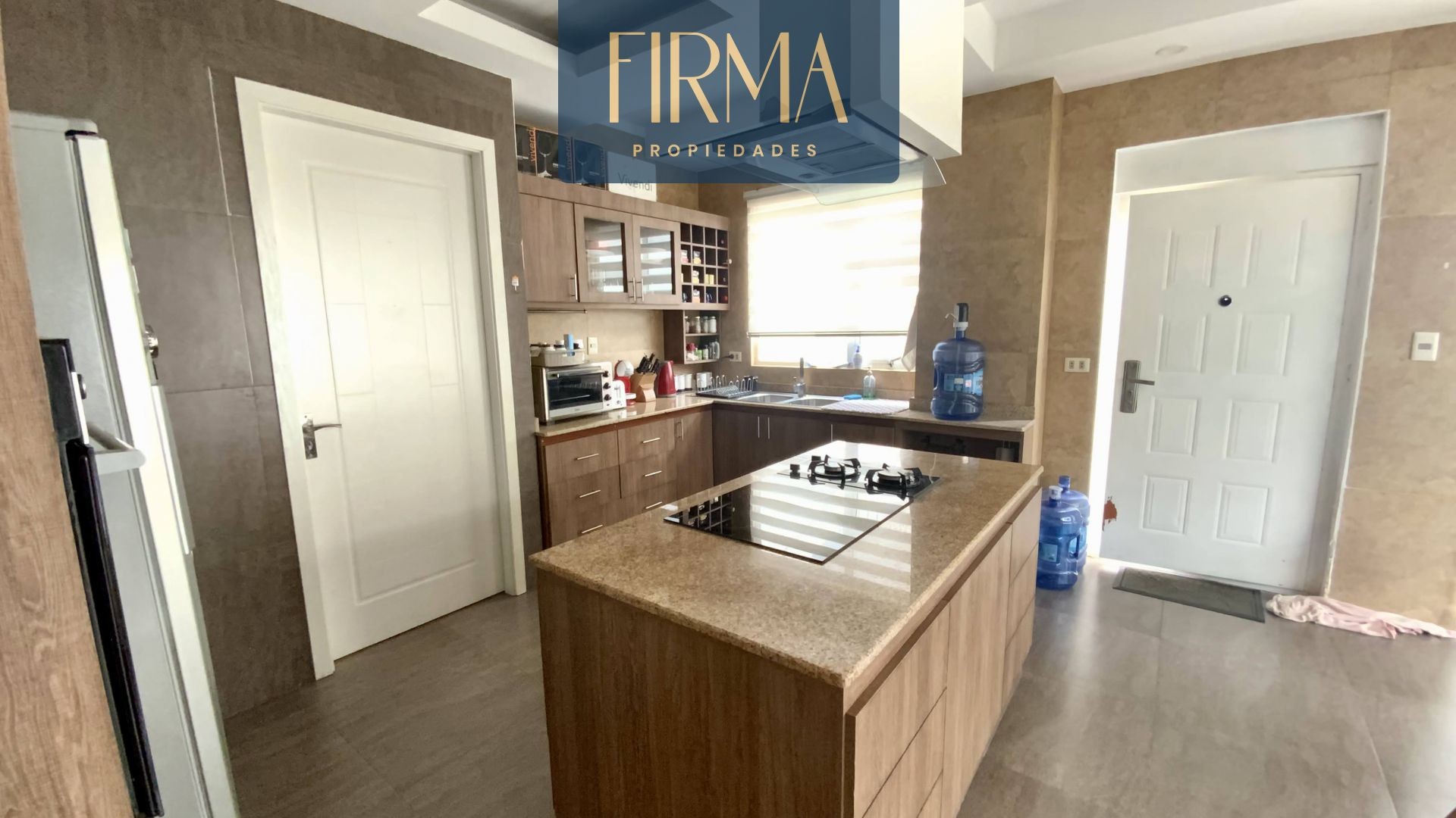 Casa en VentaACHUMANI JARDINES DEL SUR 3 dormitorios 4 baños 3 parqueos Foto 12