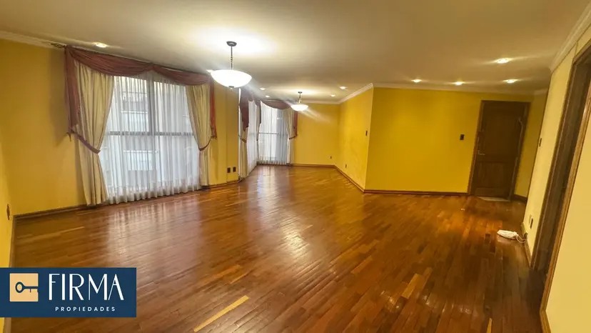 Departamento en AlquilerCalle 21 de calacoto Foto 9