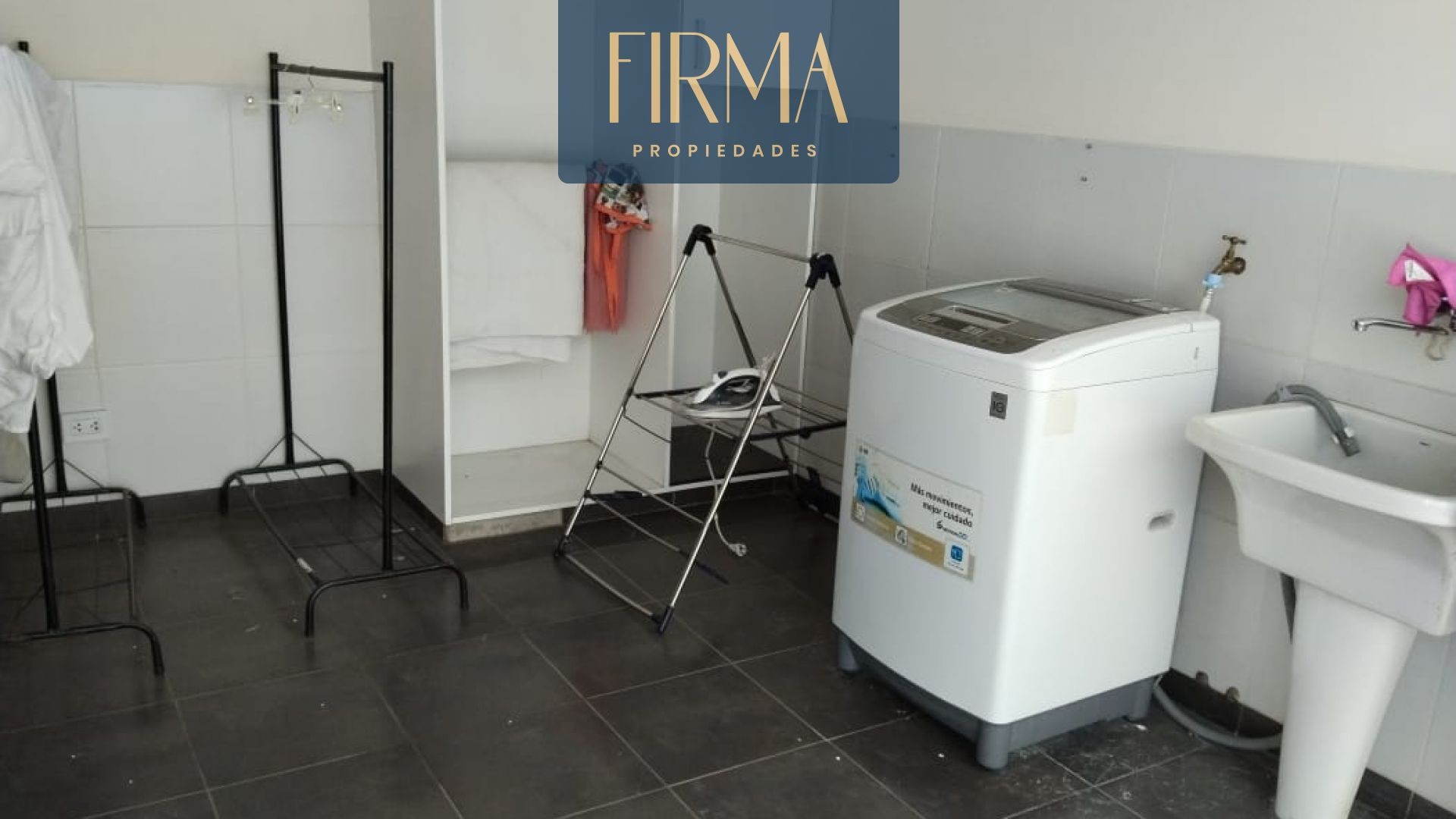 Casa en VentaCASA EN VENTA, COTA COTA 3 dormitorios 5 baños 5 parqueos Foto 7