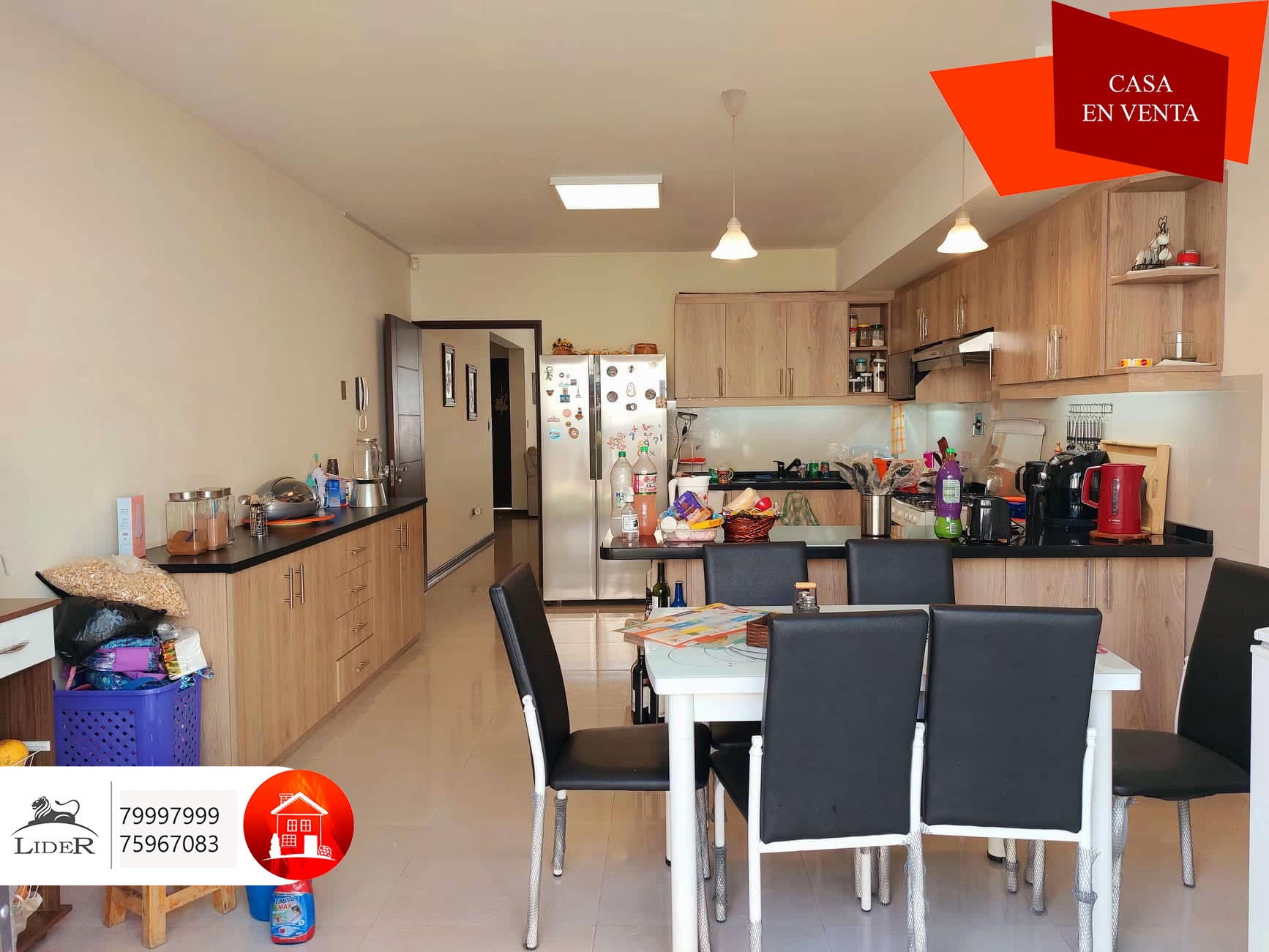 BONITA CASA EN VENTA A 4 CUADRAS DE LA PLAZA PRINCIPAL TIQUIPAYA