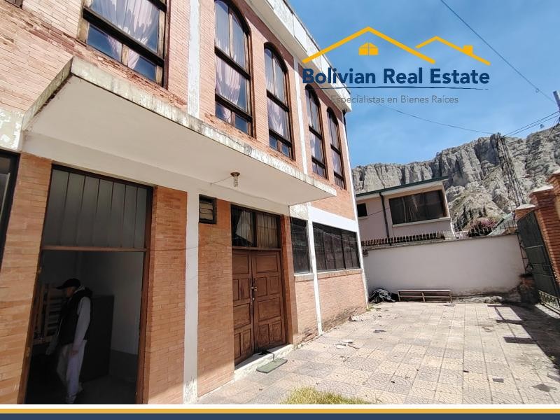 Casa en VentaACHUMANI - LA BARQUETA SE VENDE CASA COMO TERRENO 3 dormitorios 3 baños 2 parqueos Foto 1