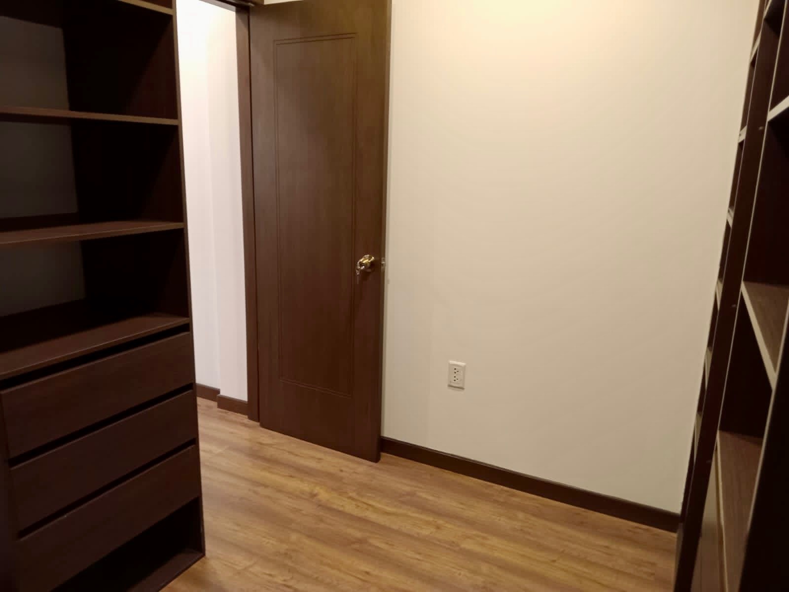 En Alquiler a $us 700 Foto 8