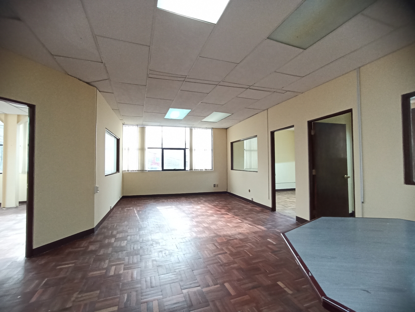 Oficina en Miraflores en La Paz 13 dormitorios 5 baños 2 parqueos Foto 19