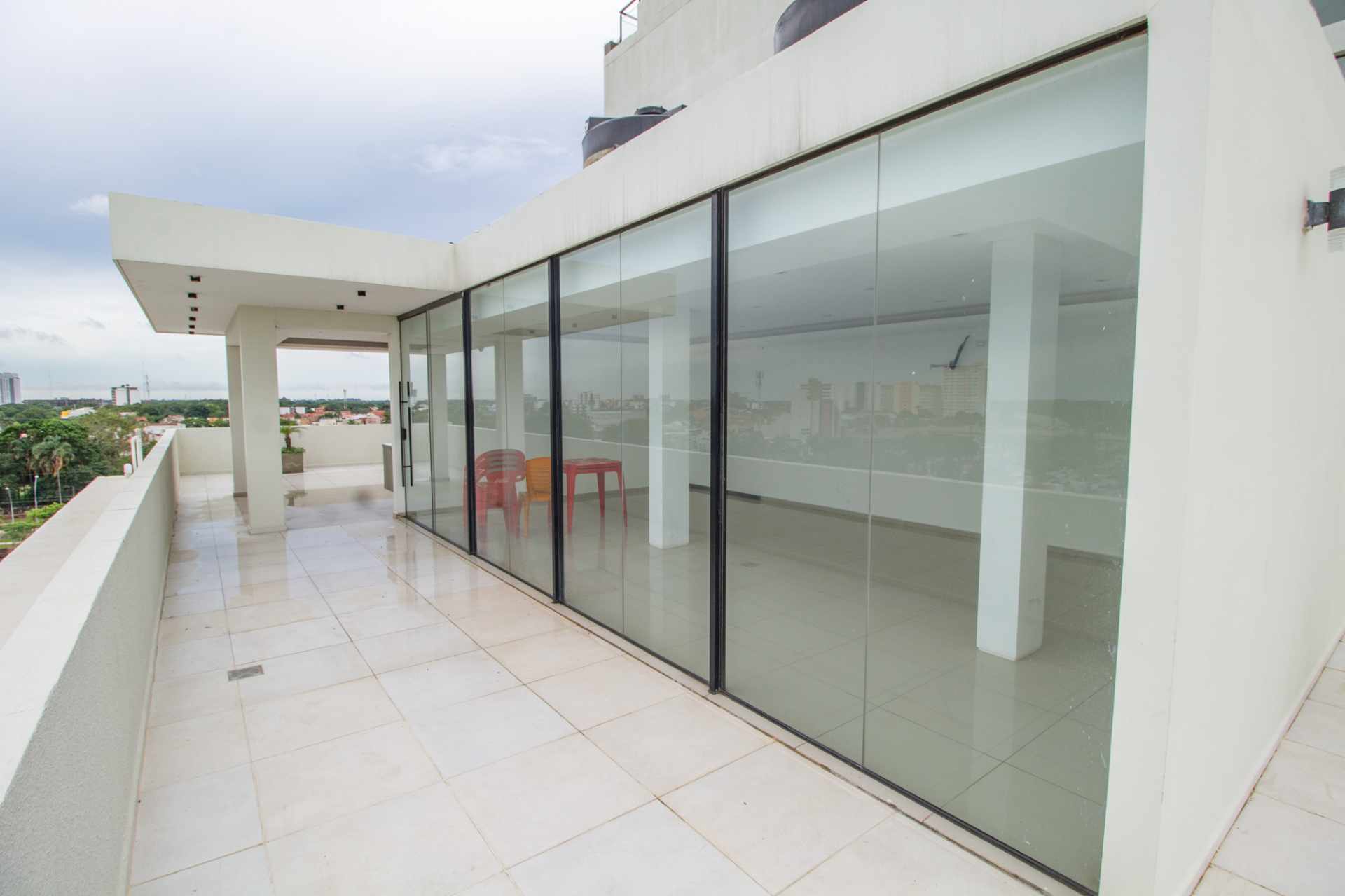 Departamento en VentaMonoambiente en Venta en el Condominio Barak Ubicado en la Zona Norte 5to anillo entre Av. Banzer y Beni 1 dormitorios 1 baños 1 parqueos Foto 9