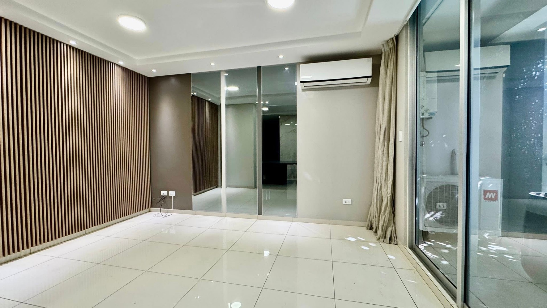 Departamento en Entre 2do y 3er anillo Norte en Santa Cruz de la Sierra 3 dormitorios 3 baños 3 parqueos Foto 3