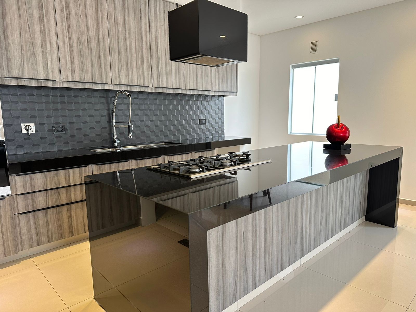 Casa en Entre 8vo y 9no anillo Norte en Santa Cruz de la Sierra 2 dormitorios 4 baños 2 parqueos Foto 5