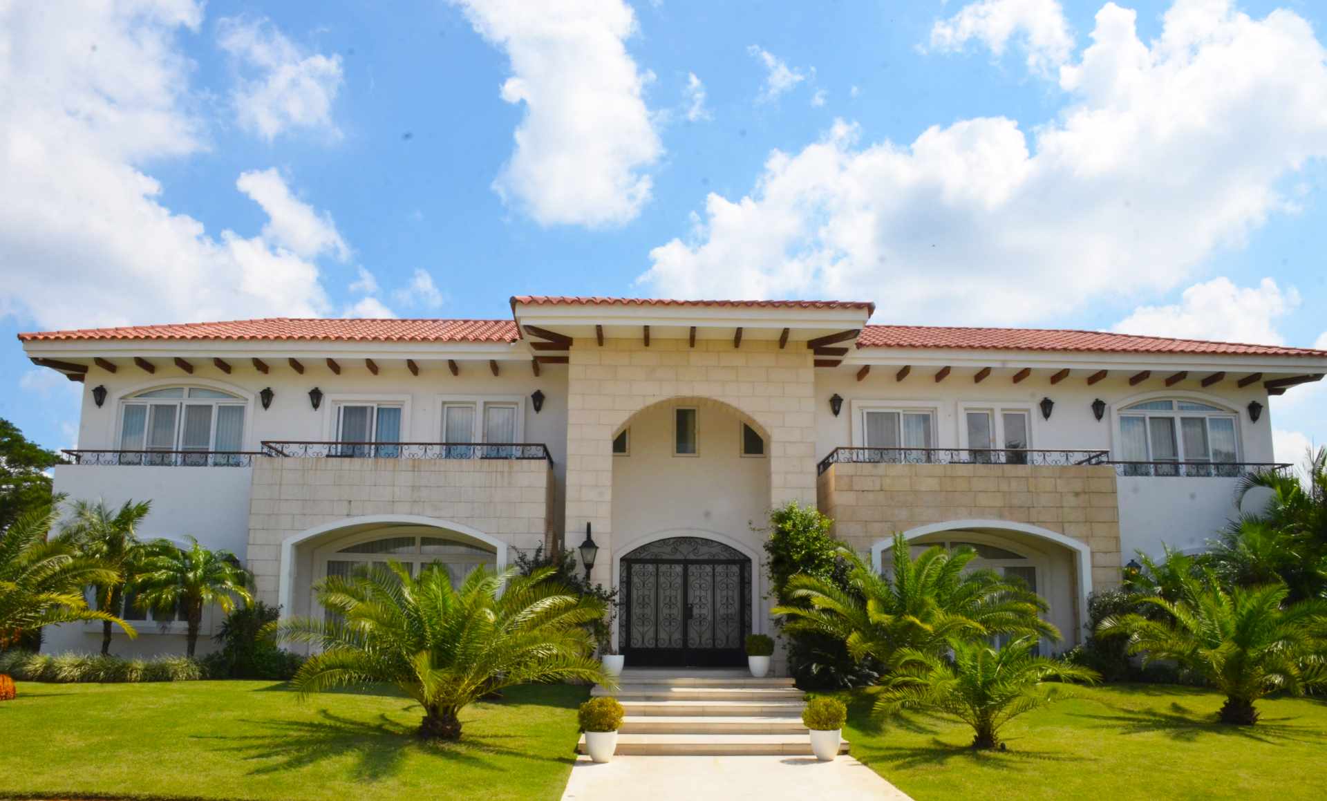 Casa en VentaCASA DE LUJO EN LA HACIENDA DEL URUBO  Foto 1