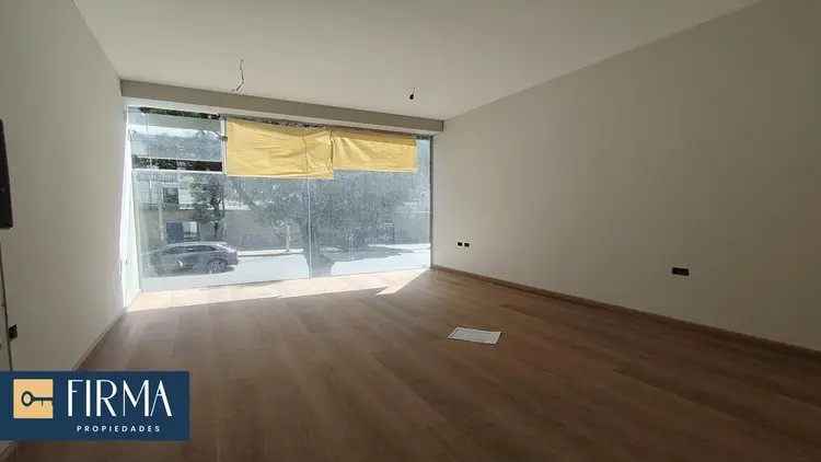 Local comercial Calle 2 de Obrajes Foto 2