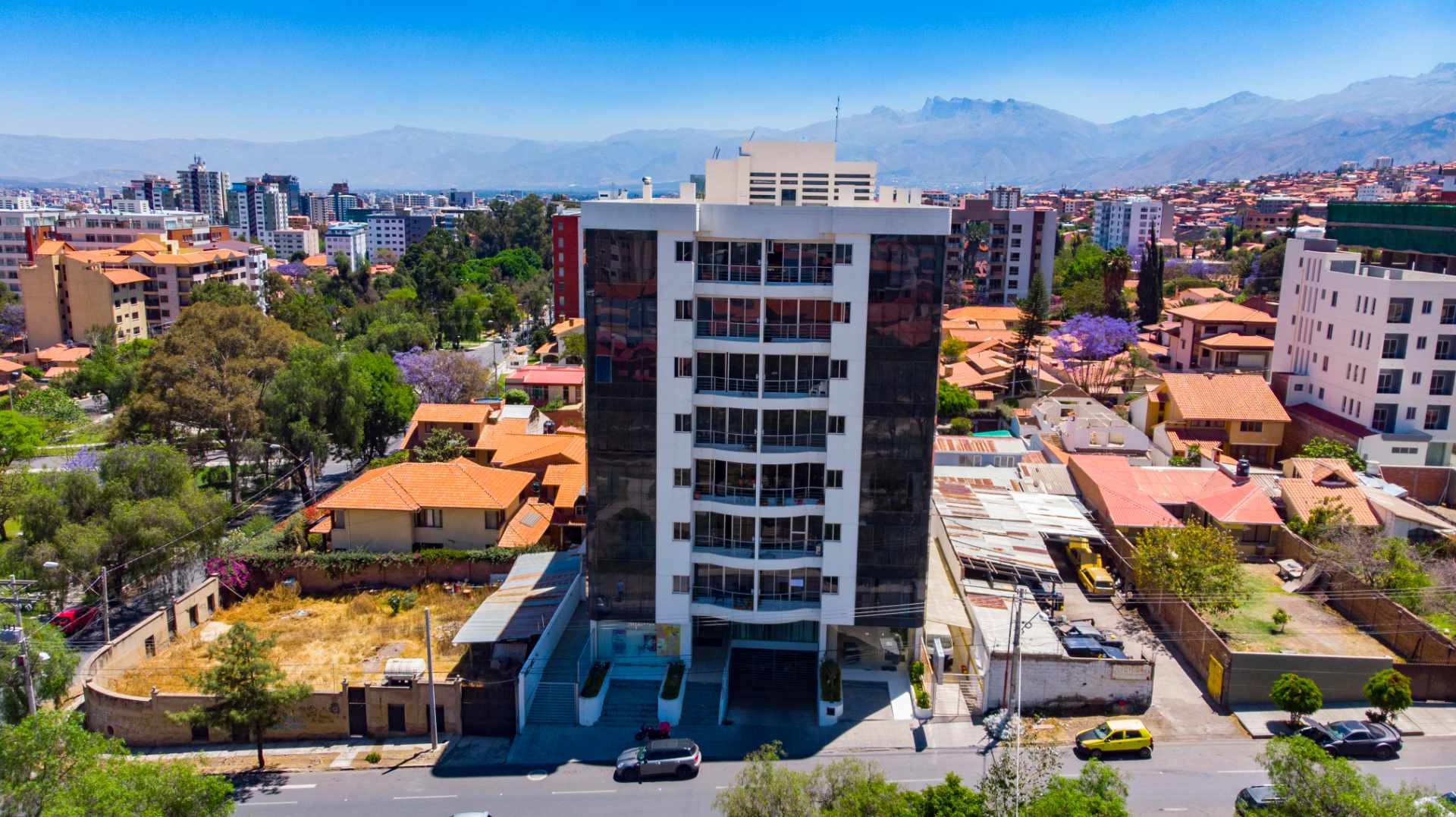 Departamento en Aranjuez en Cochabamba 2 dormitorios 3 baños 1 parqueos Foto 8