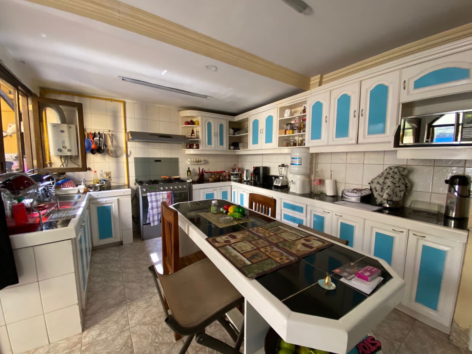 Casa en VentaKoani sobre avenida principal 4 dormitorios 5 baños 4 parqueos Foto 5