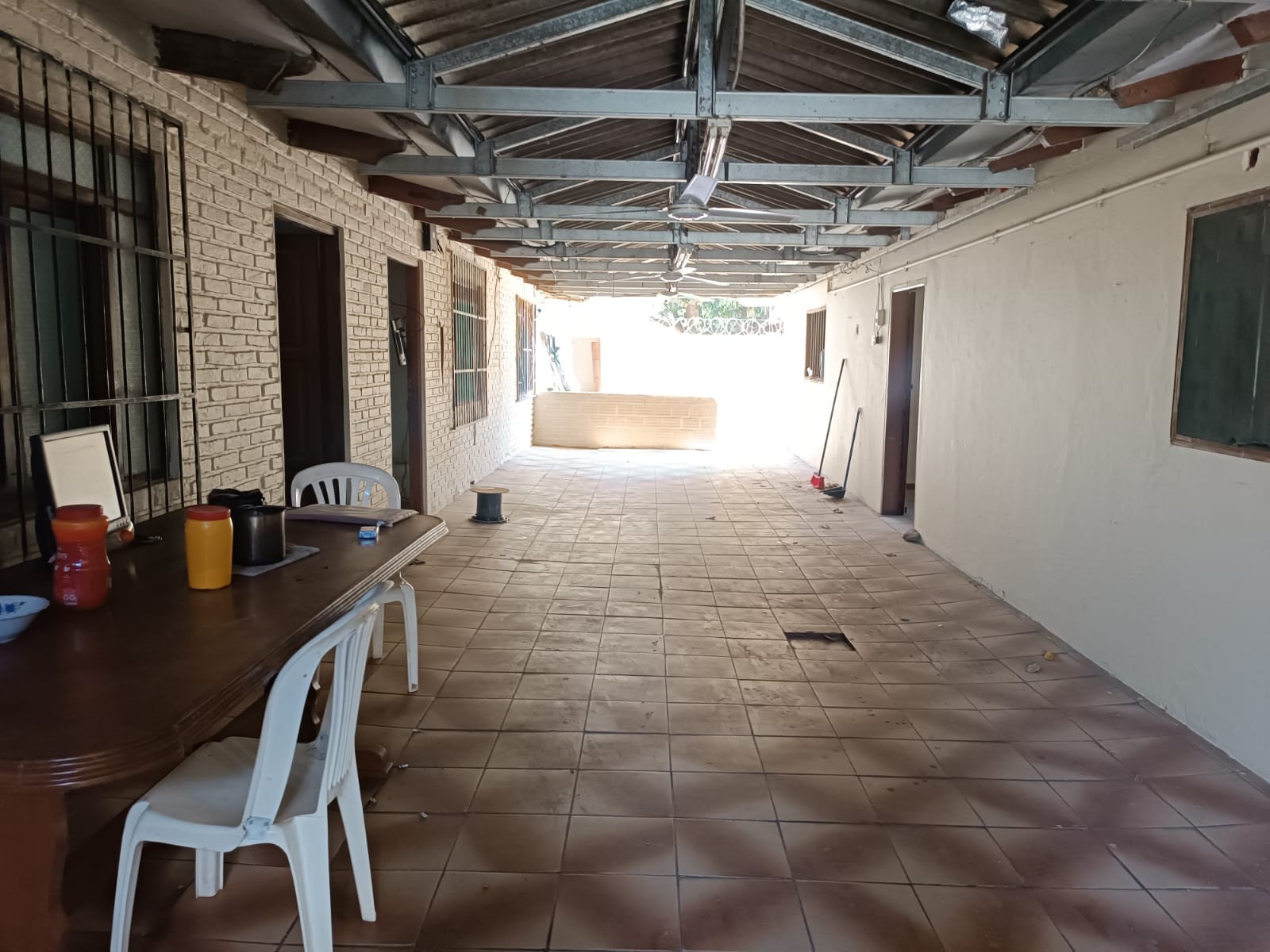 Casa en VentaEn Venta Casa Comercial a 2 Cuadras de Av. Doble Vía a Cotoca (entre 5to y 6to anillo) Foto 6