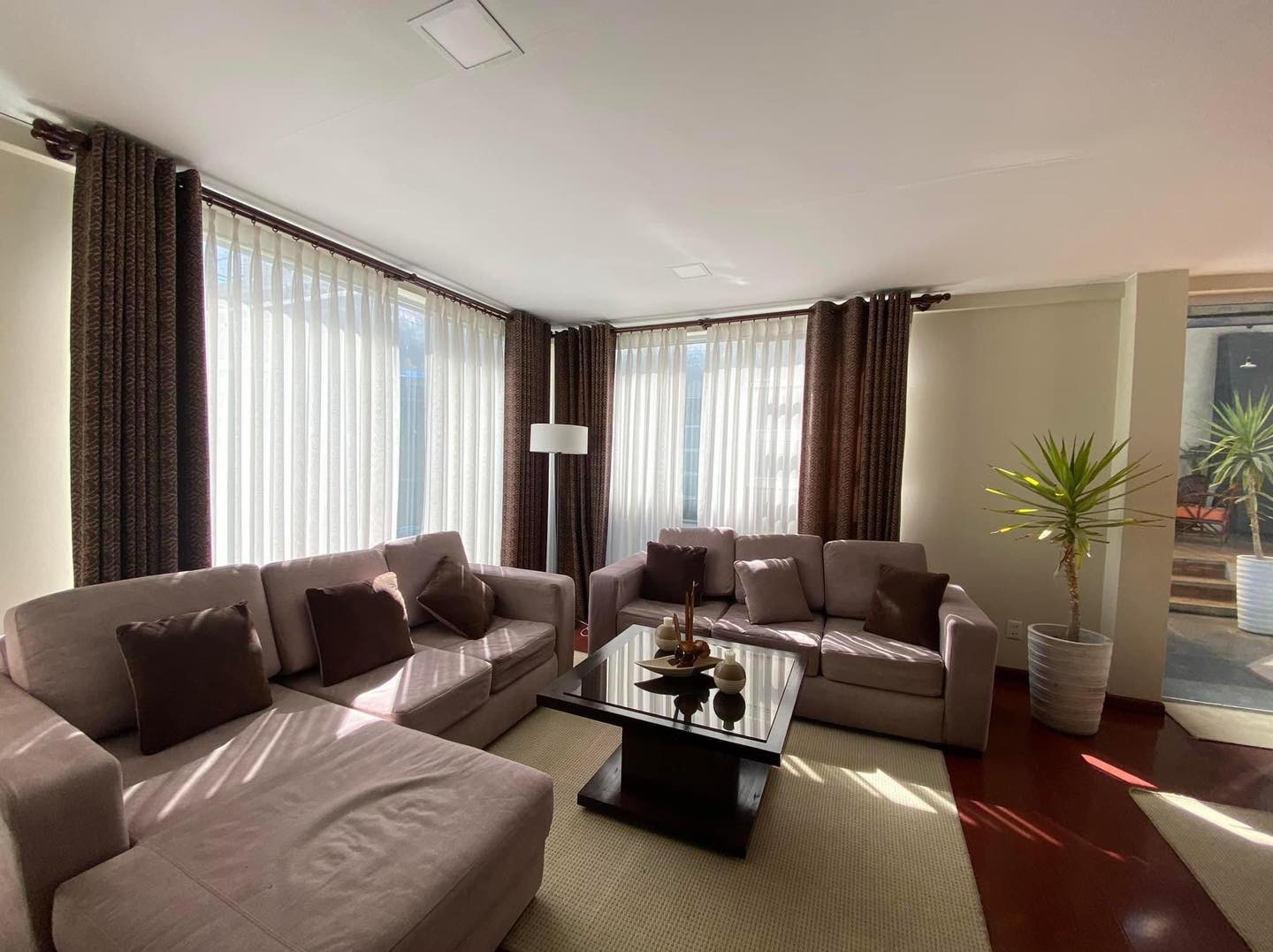 Departamento en Cota Cota en La Paz 3 dormitorios 4 baños 1 parqueos Foto 8