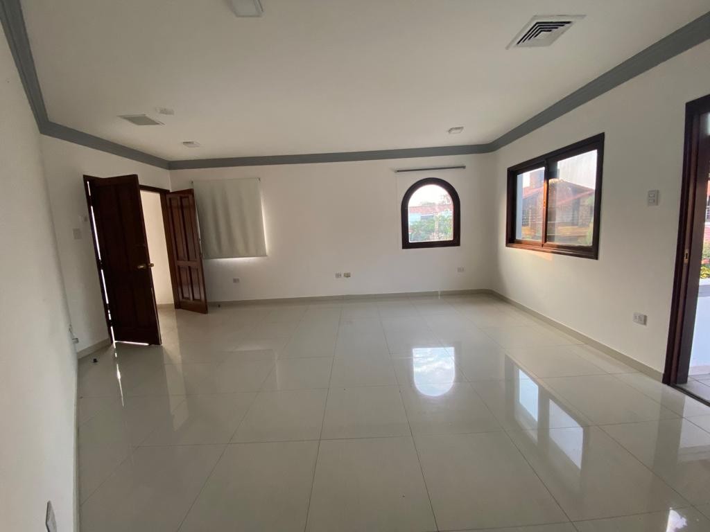 En Alquiler a $us 1,800 Foto 13